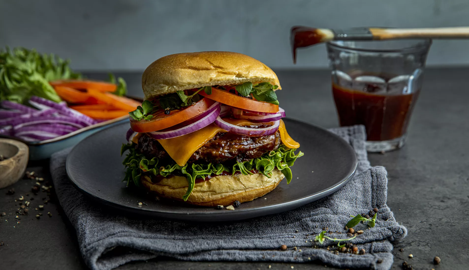 Hamburger med BBQ-saus